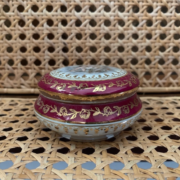 Limoges France Hand Painted Trinket Jewelry Box Cherubs - Picture 3 of 7